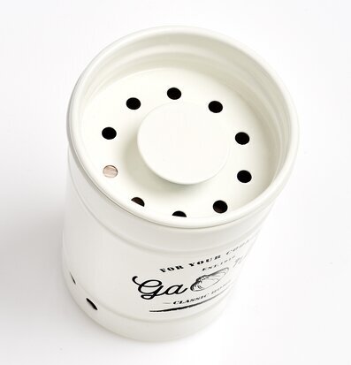 Bild av stilren vitlökburk med ventilation och handtag