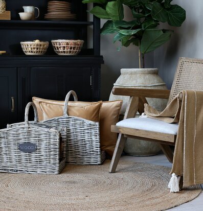 Bild av stilfull och harmonisk inredning med naturtema