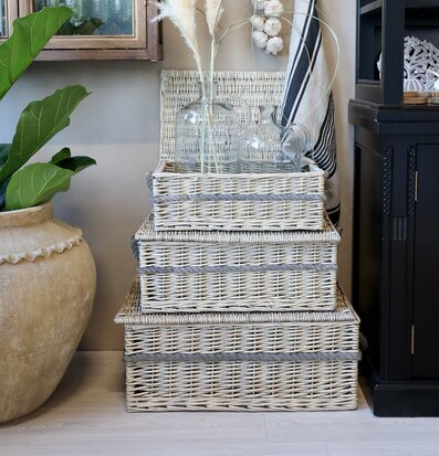 Bild av smakfullt inredd interiör med naturliga element