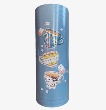 Bild av stilren plåtburk med vintage tekoppsdesign