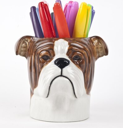 Bild av keramikburk som bulldog med färgglada pennor