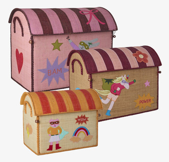 Foto: Husformade plåtburkar med randiga tak, 3 st