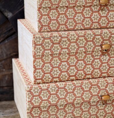 Foto: Mönstrade förvaringsaskar i set, staplade 3st