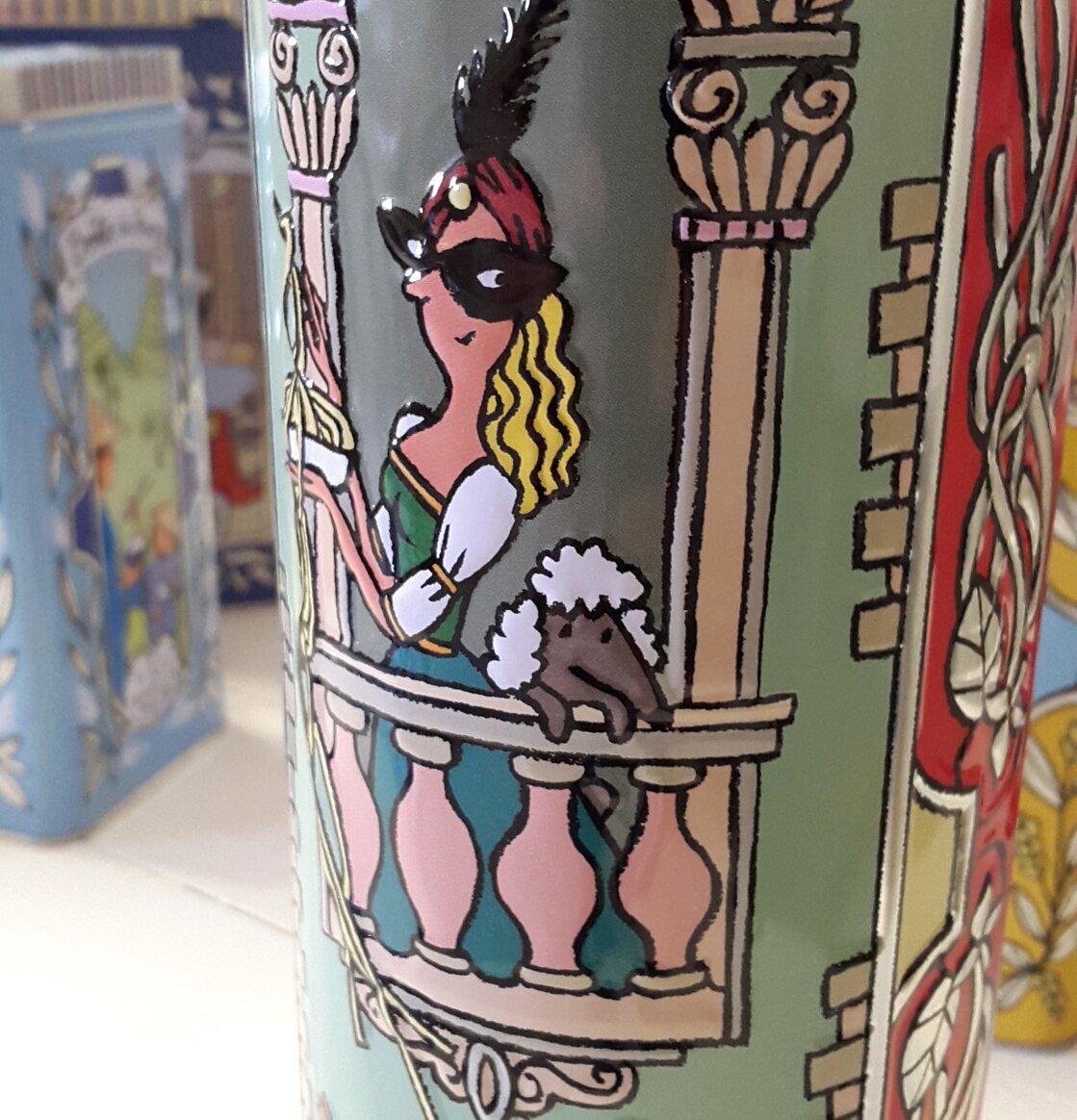 Plåtburk Relief Spagetti från Derriére la porte, färggrann