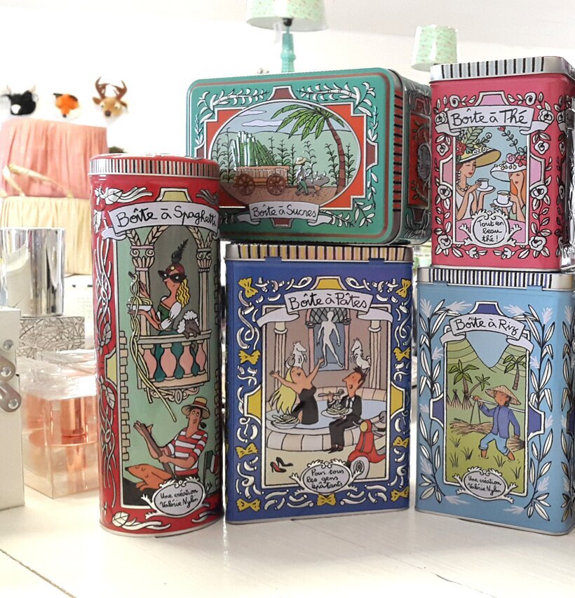 Plåtburk Relief Spagetti från Derriére la porte i butik