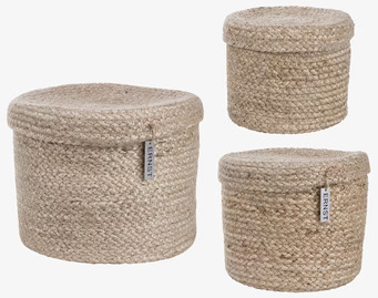 Foto av elegant korgförvaring med lock i naturmaterial