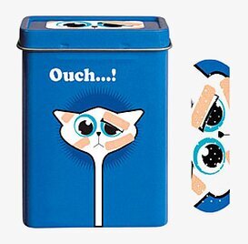 Bild av blå plåtburk med kattmotiv och plåster
