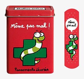 Bild av röd plåsterburk med lekfull orm och grönt kors