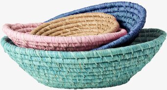 Bild av eleganta ovala brödkorgar i olika färger