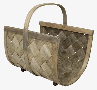 Foto av stilfull och robust vedkorg i naturlig gråton