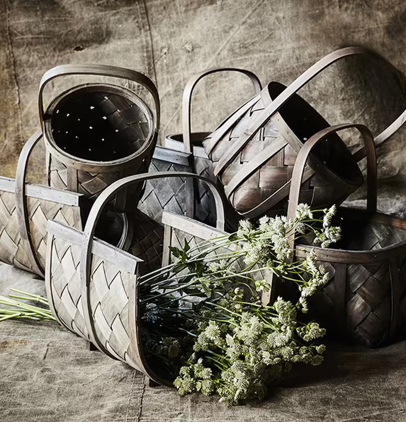 Spånkorg Rund Grå Stor från Strömshaga i rustik miljö