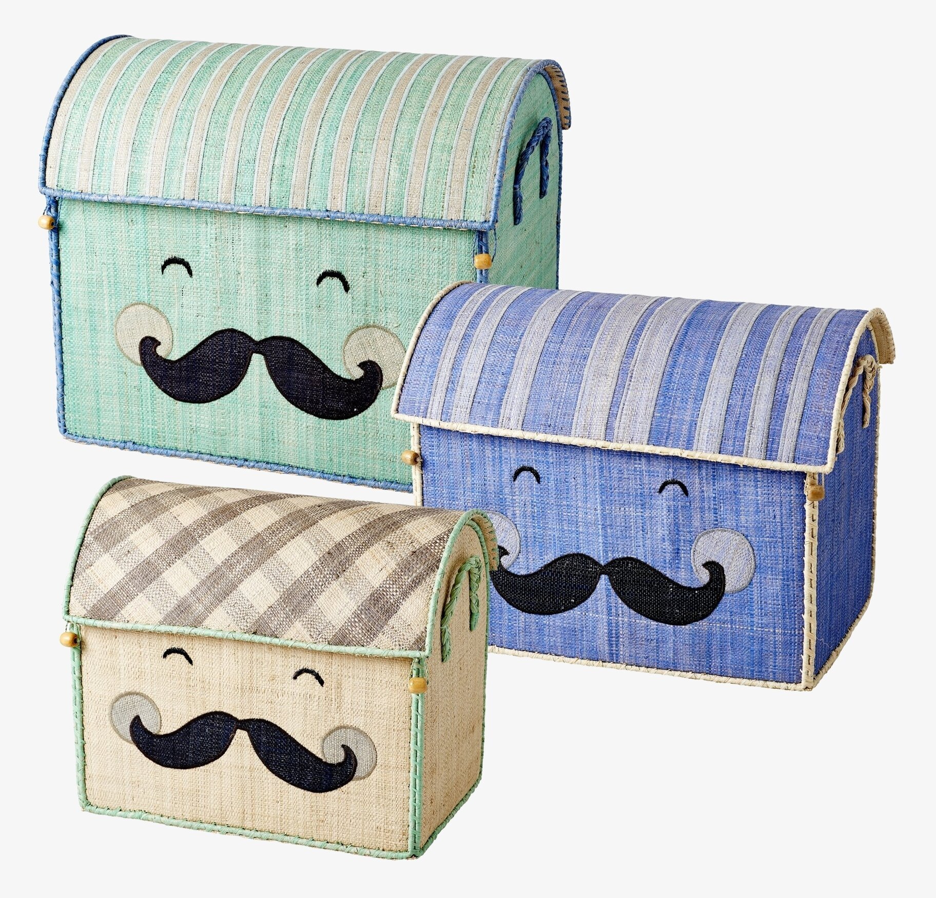 Bild av tre charmiga, färgglada förvaringskorgar